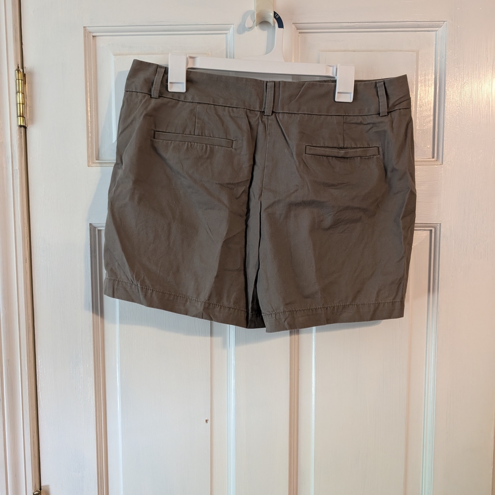 Women's Loft 12 Tan Shorts - Picture 2 of 2
